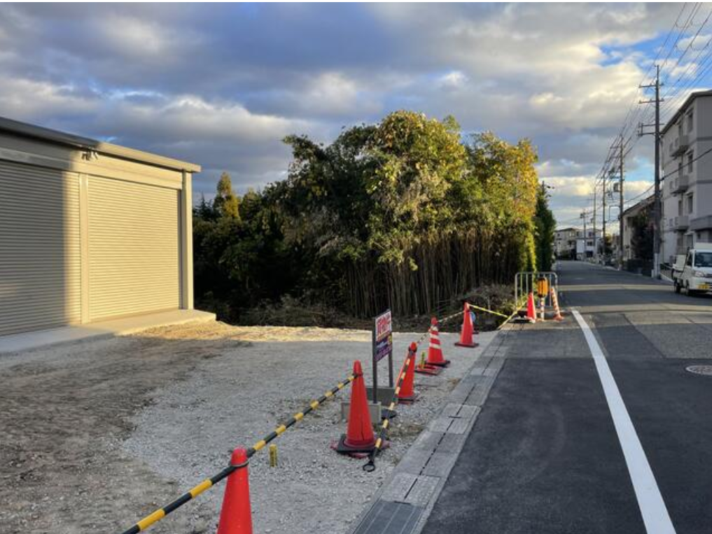 宝塚市山本野里2-17 山本野里２丁目倉庫ガレージ