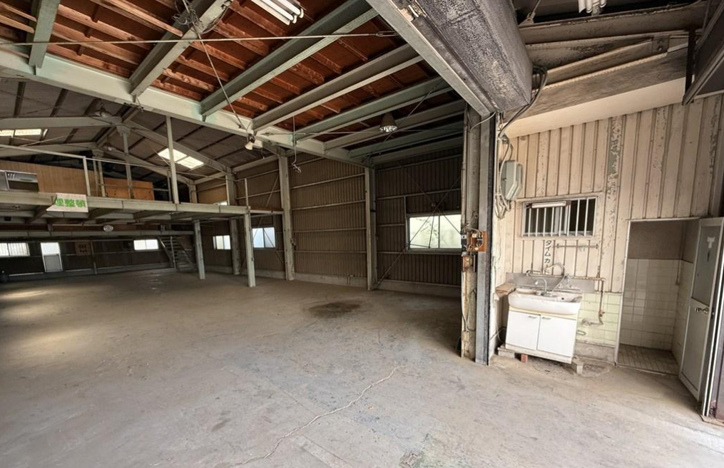 富田林市若松町東2-5-20 若松町東２丁目倉庫・事務所